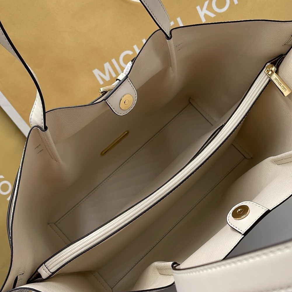 Michael Kors Emilia Large Logo Tote Bag 
COLOR LT CRM MULTI
NWT - Picture 9 of 16